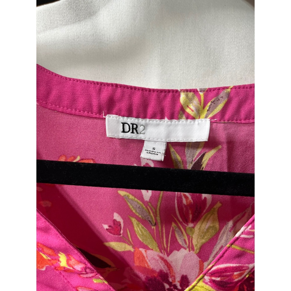 DR2 by Daniel Rainn Hot Pink Floral‎ Flutter Sleeve V-Neck Blouse Top Small - Picture 3 of 3